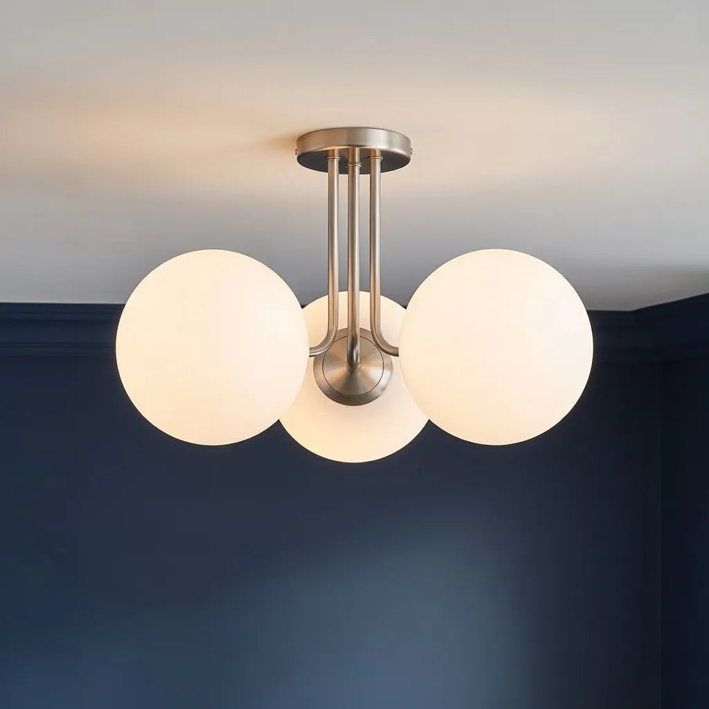 Lounge-Deckenleuchte zur halbdirekten Montage, Sputnik-Design mit 3 Leuchten im Mid-Century-Stil und Lampenschirmen aus Milchglas