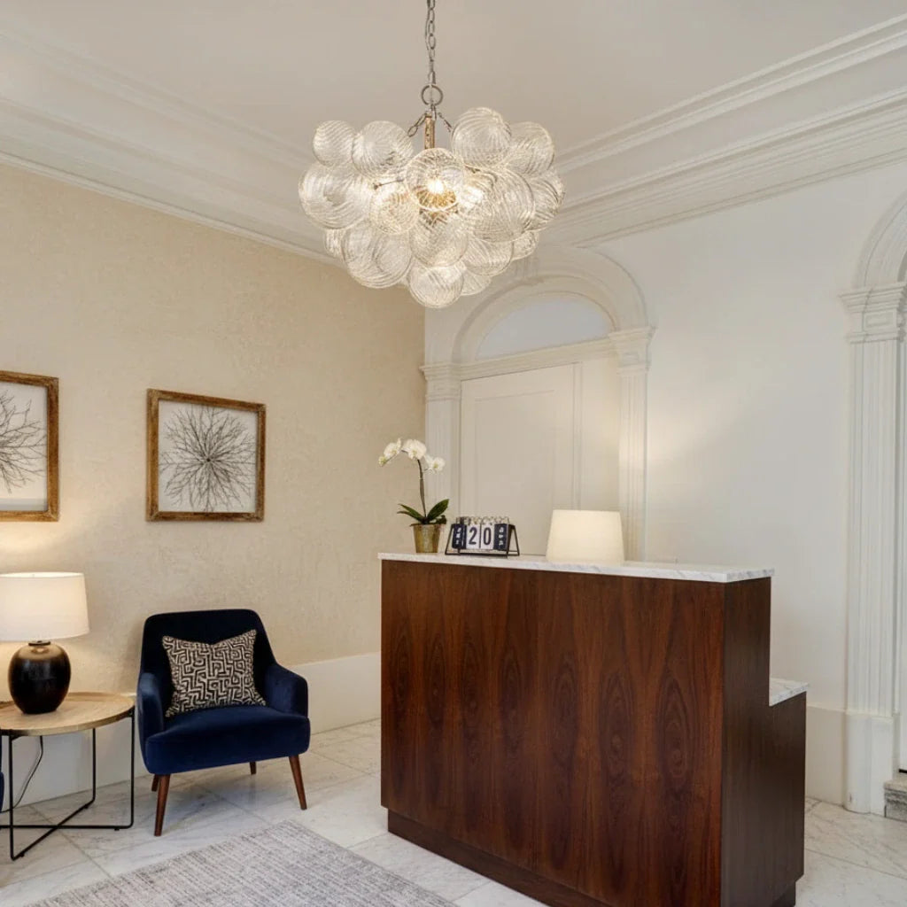 Kronleuchter im Mid-Century-Stil mit gerippten Glaskugeln und verstellbarer Aufhängung