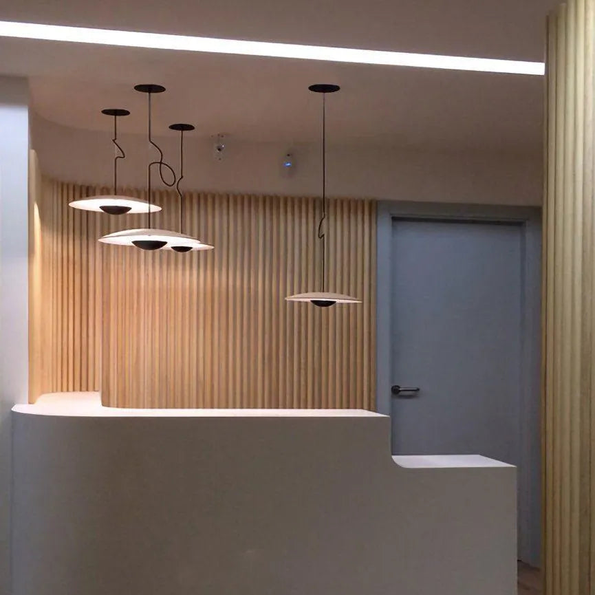 LED-Pendelleuchte mit schlankem Metallscheibenschirm für Ess- und Wohnzimmer