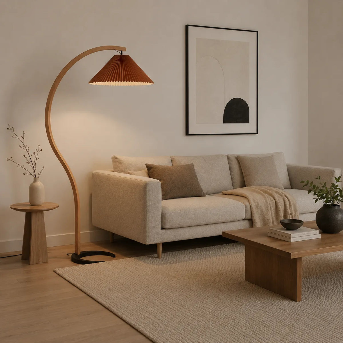 Stehlampe fürs Wohnzimmer mit Ständer aus natürlichem Buchenholz und Leinenschirm