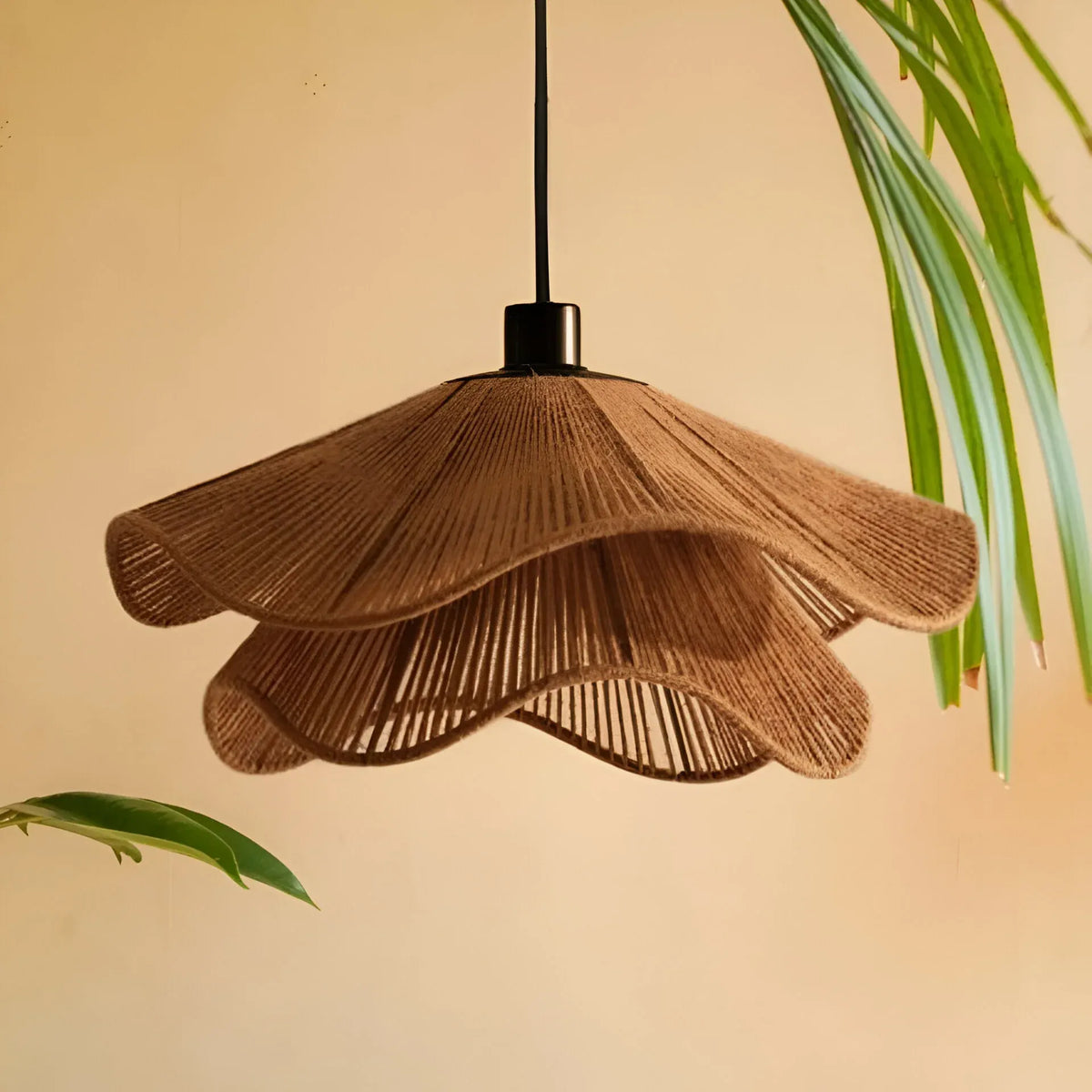 Handgeflochtene Pendelleuchte aus Jute im Boho-Stil für Esszimmer und Schlafzimmer