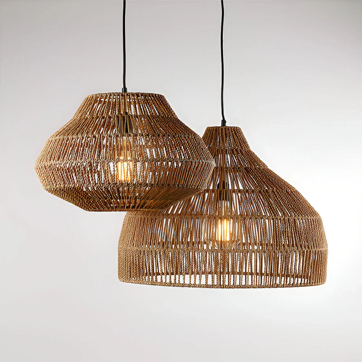 Lampada a sospensione Nina bohemien in rattan intrecciato a mano