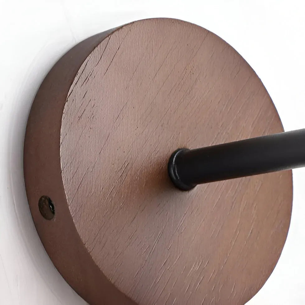 Aplique de pared con pantalla cónica de travertino y placa posterior de madera, de diseño moderno