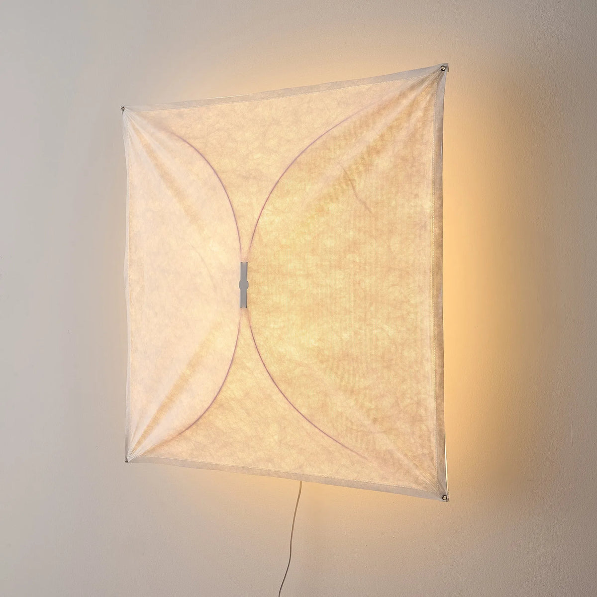 Küchen-Deckenleuchte mit lichtdurchlässigem Papierdiffusor und minimalistischem Metallrahmen
