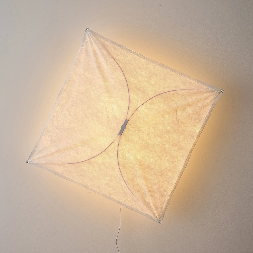 Küchen-Deckenleuchte mit lichtdurchlässigem Papierdiffusor und minimalistischem Metallrahmen