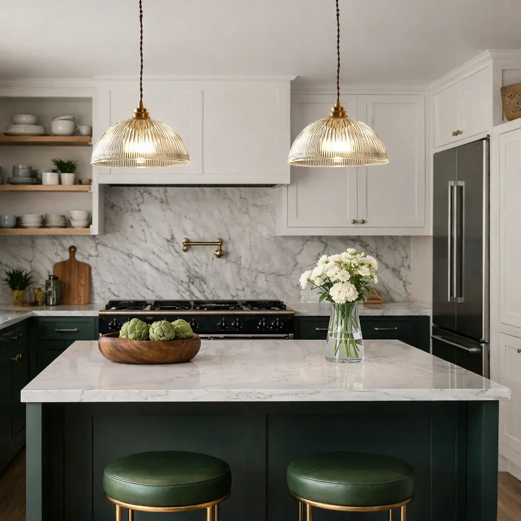 Greer Pendelleuchte im Landhausstil mit geripptem Glasdom