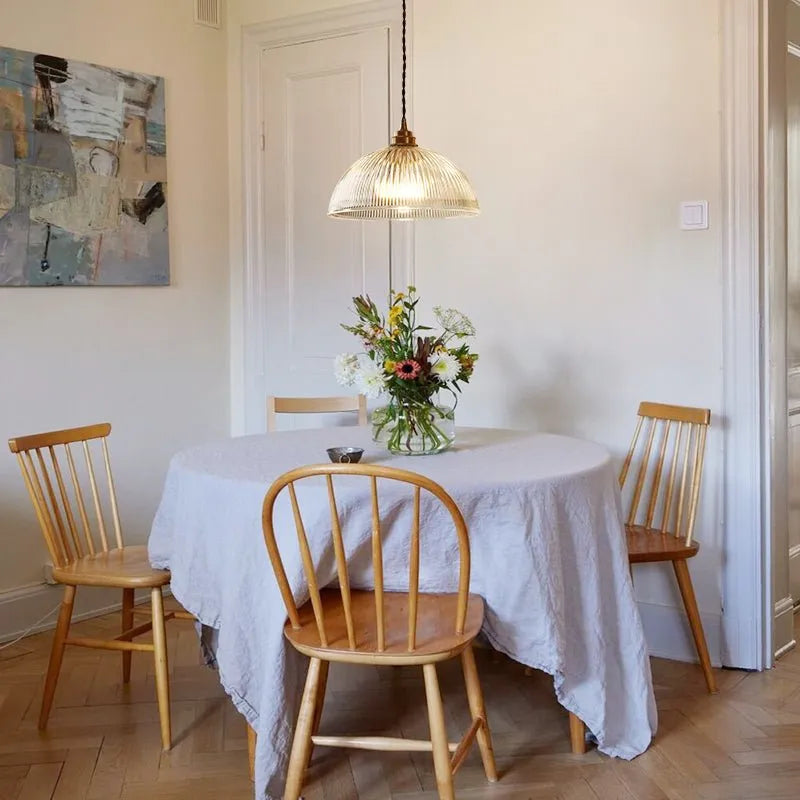 Greer Pendelleuchte im Landhausstil mit geripptem Glasdom