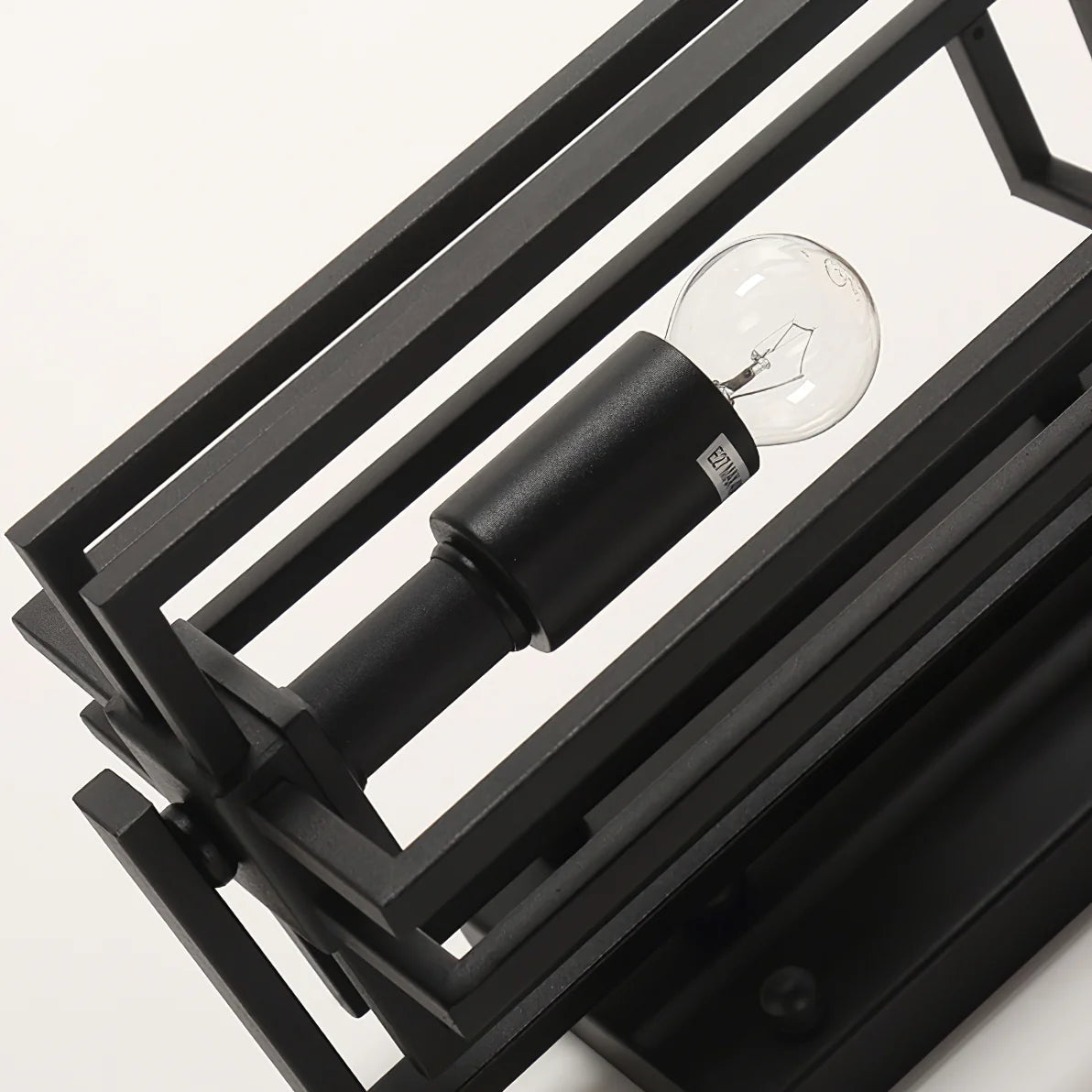 Aplique de pared para exteriores con vidrio esmerilado y estructura de hierro industrial, resistente a la intemperie