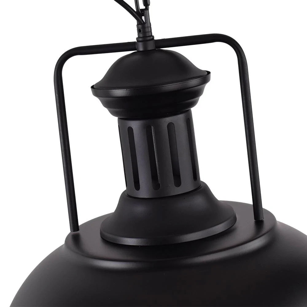 Yseult industrielle Pendelleuchte mit gehämmertem Metalldom