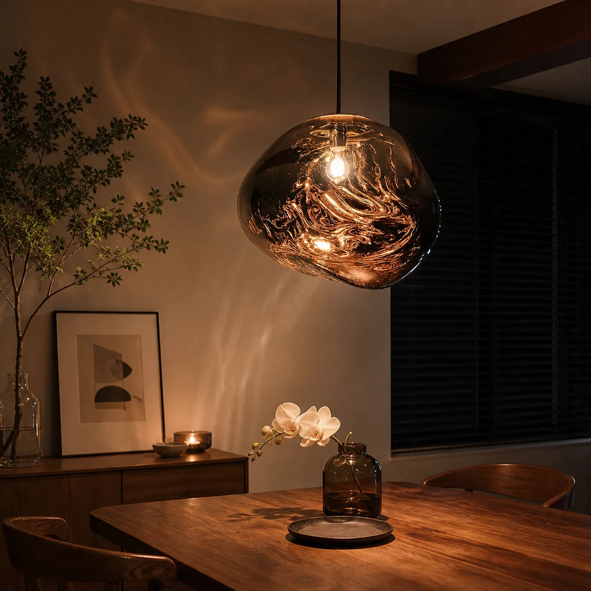 Lampada a sospensione dal design moderno con paralume scolpito in policarbonato a effetto fuso e LED
