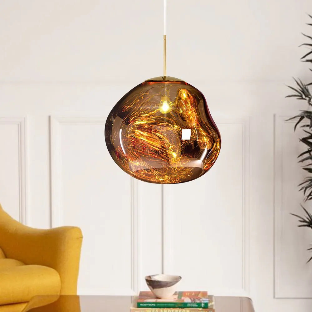 Lampada a sospensione dal design moderno con paralume scolpito in policarbonato a effetto fuso e LED