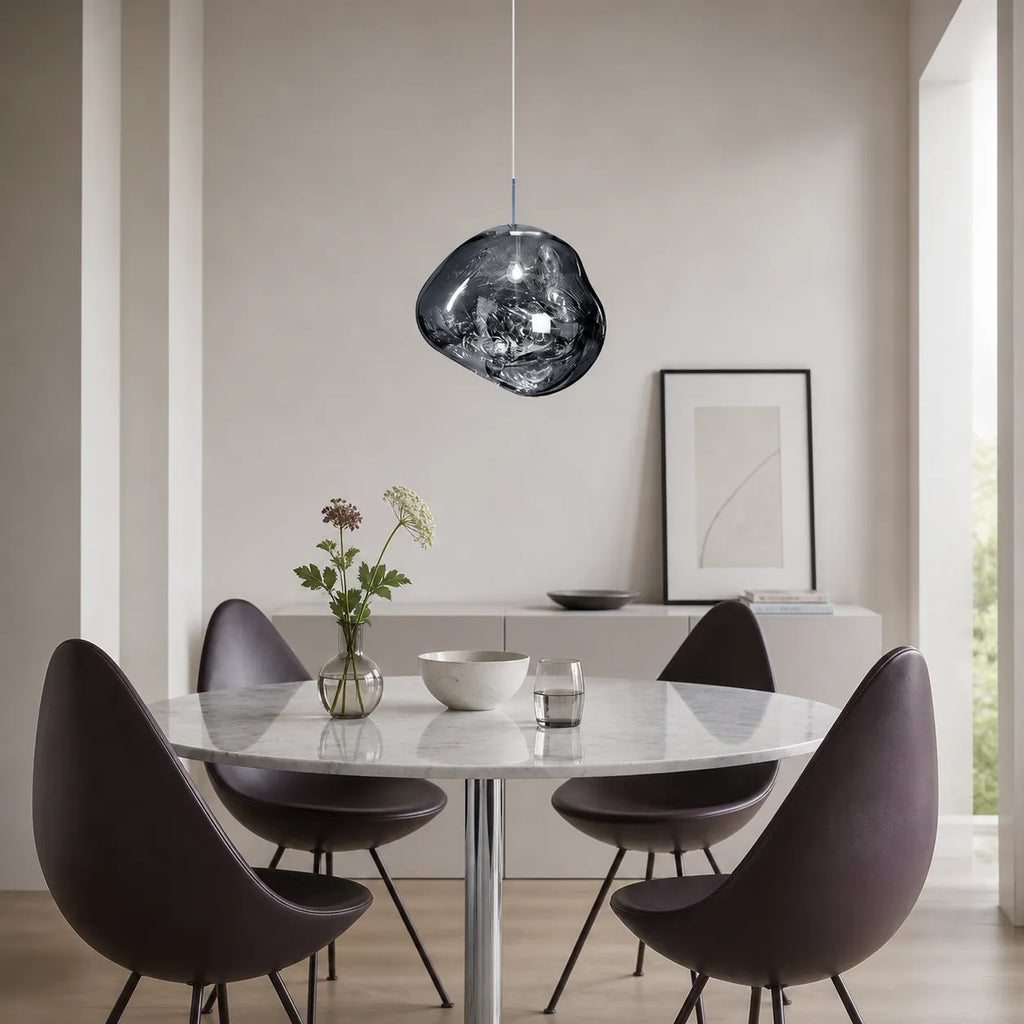Lampada a sospensione dal design moderno con paralume scolpito in policarbonato a effetto fuso e LED