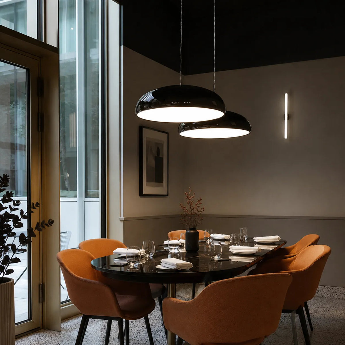 Lámpara colgante con diseño escultural de cúpula e iluminación LED integrada para el comedor y la isla de cocina