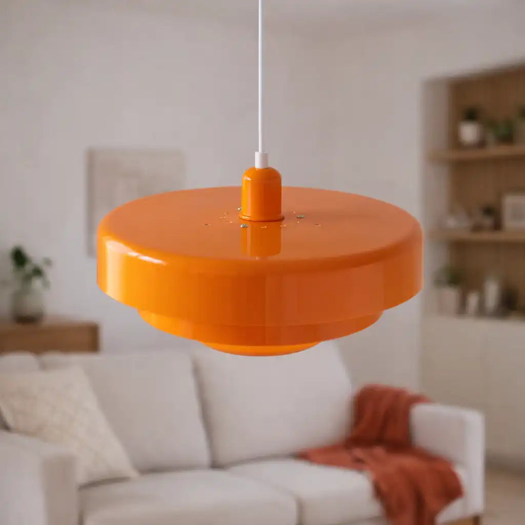 Pendelleuchte mit verstellbarer Aufhängung und modernem Mid-Century-Eisenschirm