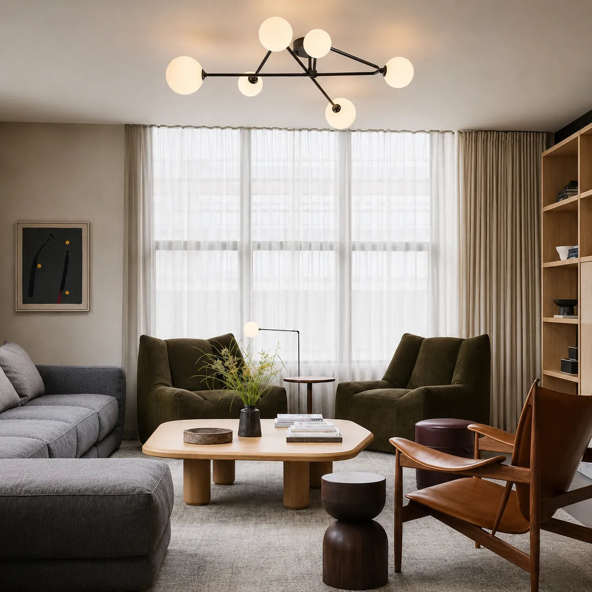 Greta Mid-Century-Deckenleuchte mit 6 Leuchten, Milchglas und Sputnik-Design zur direkten Montage