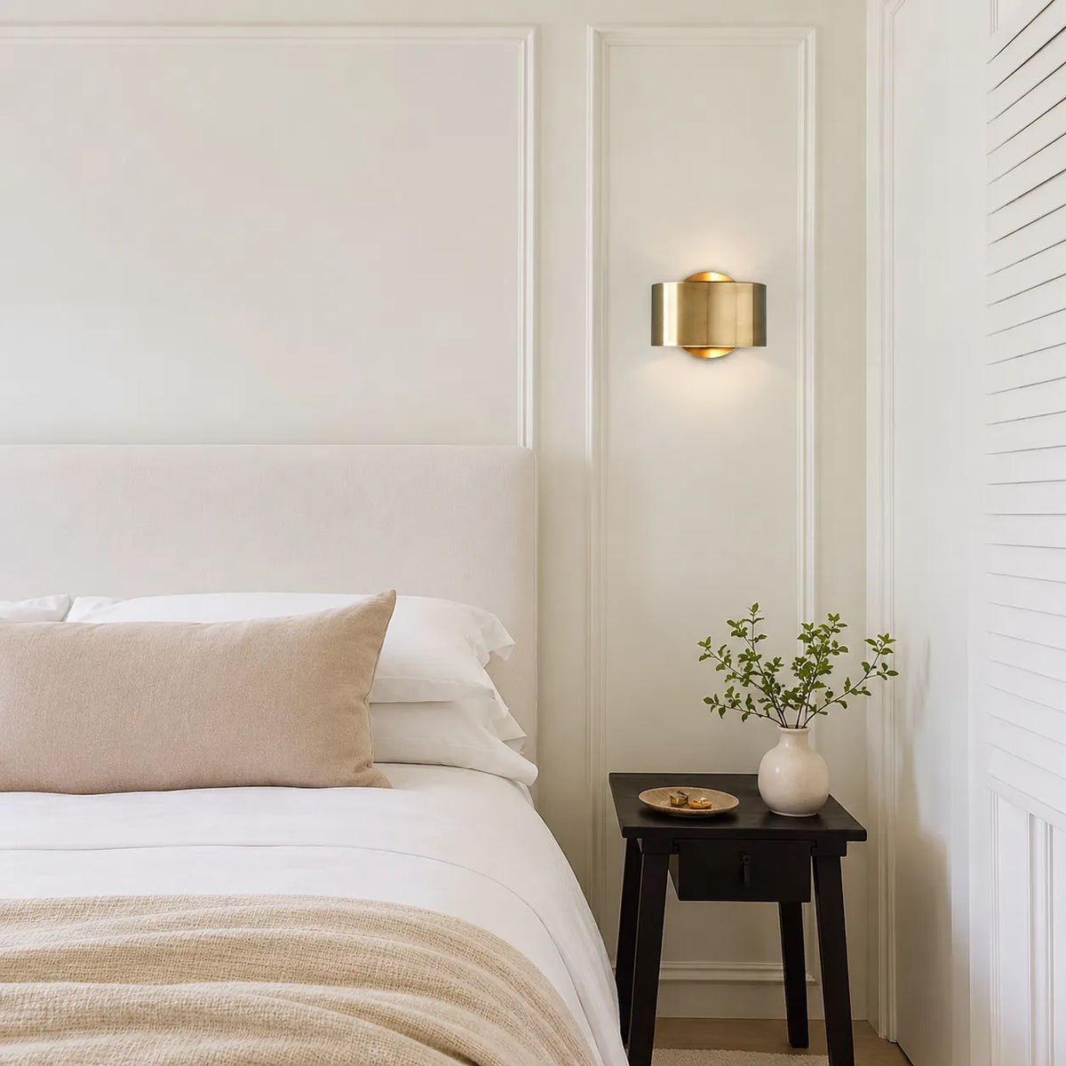 Wall Sconce Lamp with Mid Century Modern Gold Ring Design and Sculptural Circular Profile