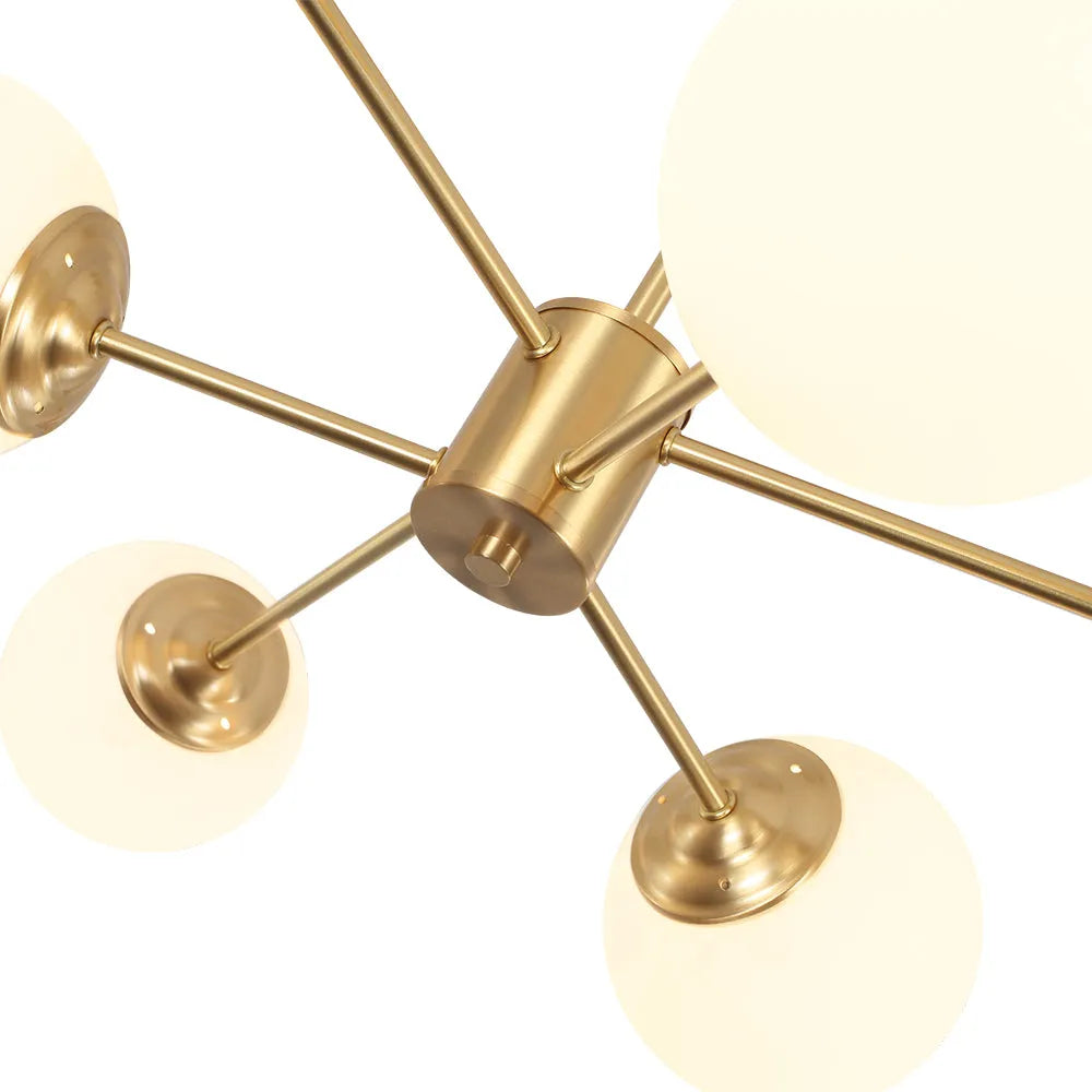 Lustre Sputnik du milieu du siècle avec globes en verre dépoli et plusieurs bras