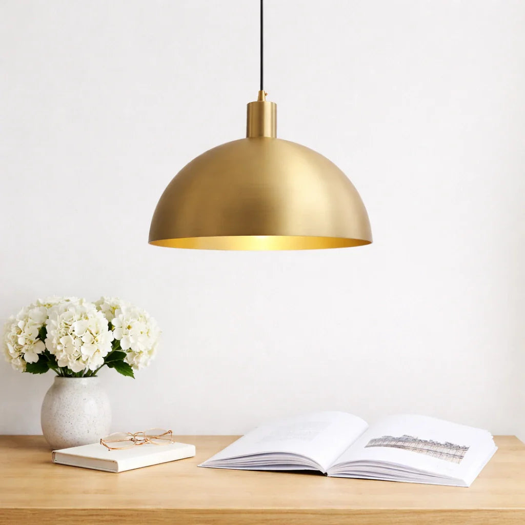 Vivian Mid-Century-industrielle Pendelleuchte mit Metallkuppel