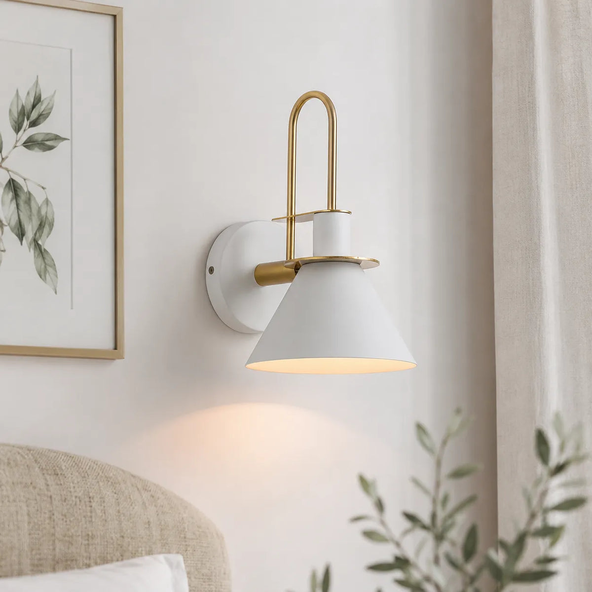 Moderne konische Metall-Wandleuchten für Lounge und Bett, gerichtet
