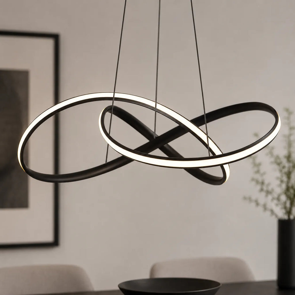 Suspension LED torsadée moderne à la forme sculpturale et à intensité variable