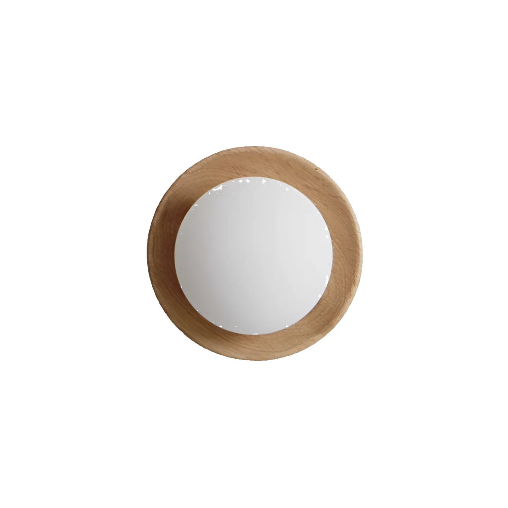 Wandleuchte mit integrierter LED, natürlichem Messing und minimalistischem Design