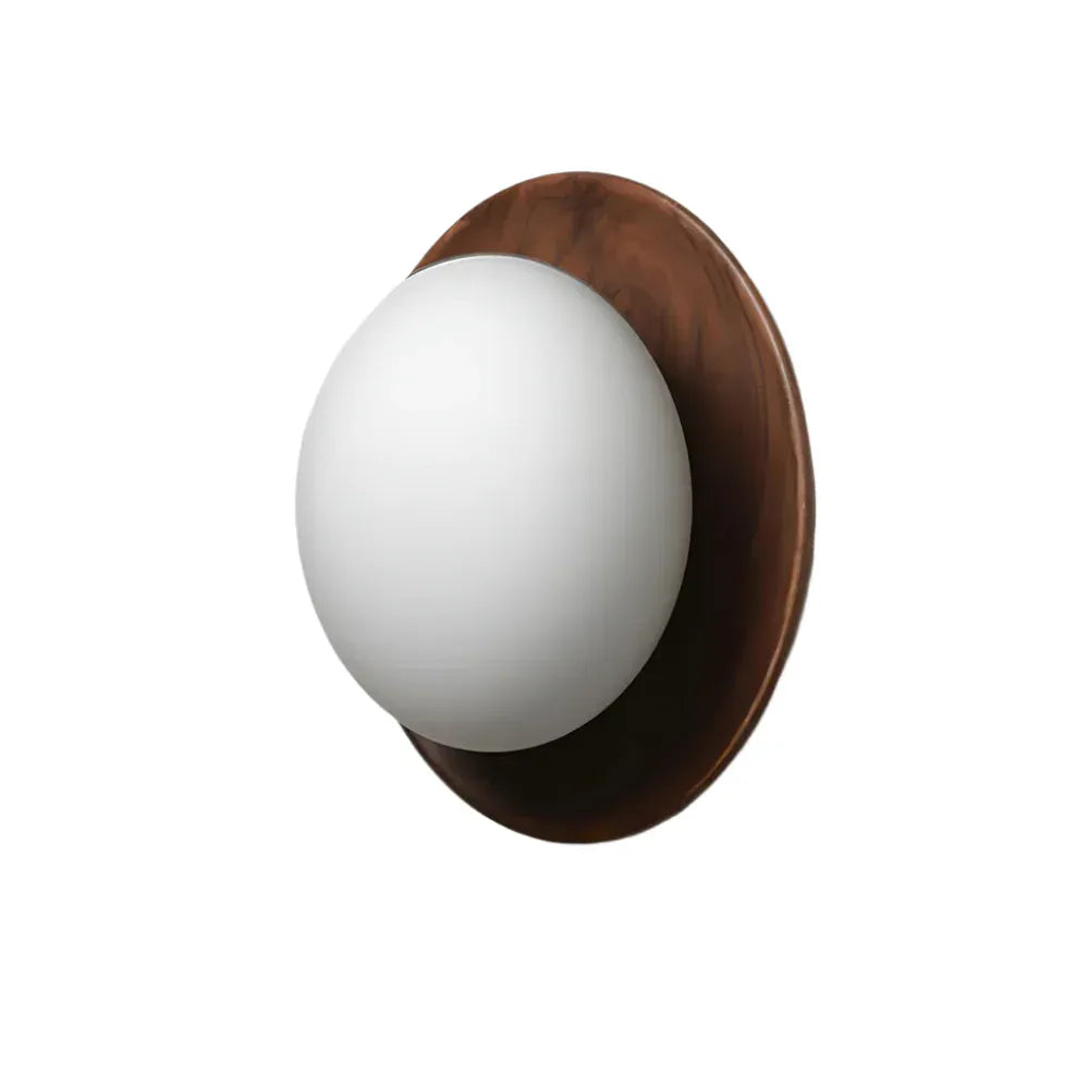 Wandleuchte mit integrierter LED, natürlichem Messing und minimalistischem Design