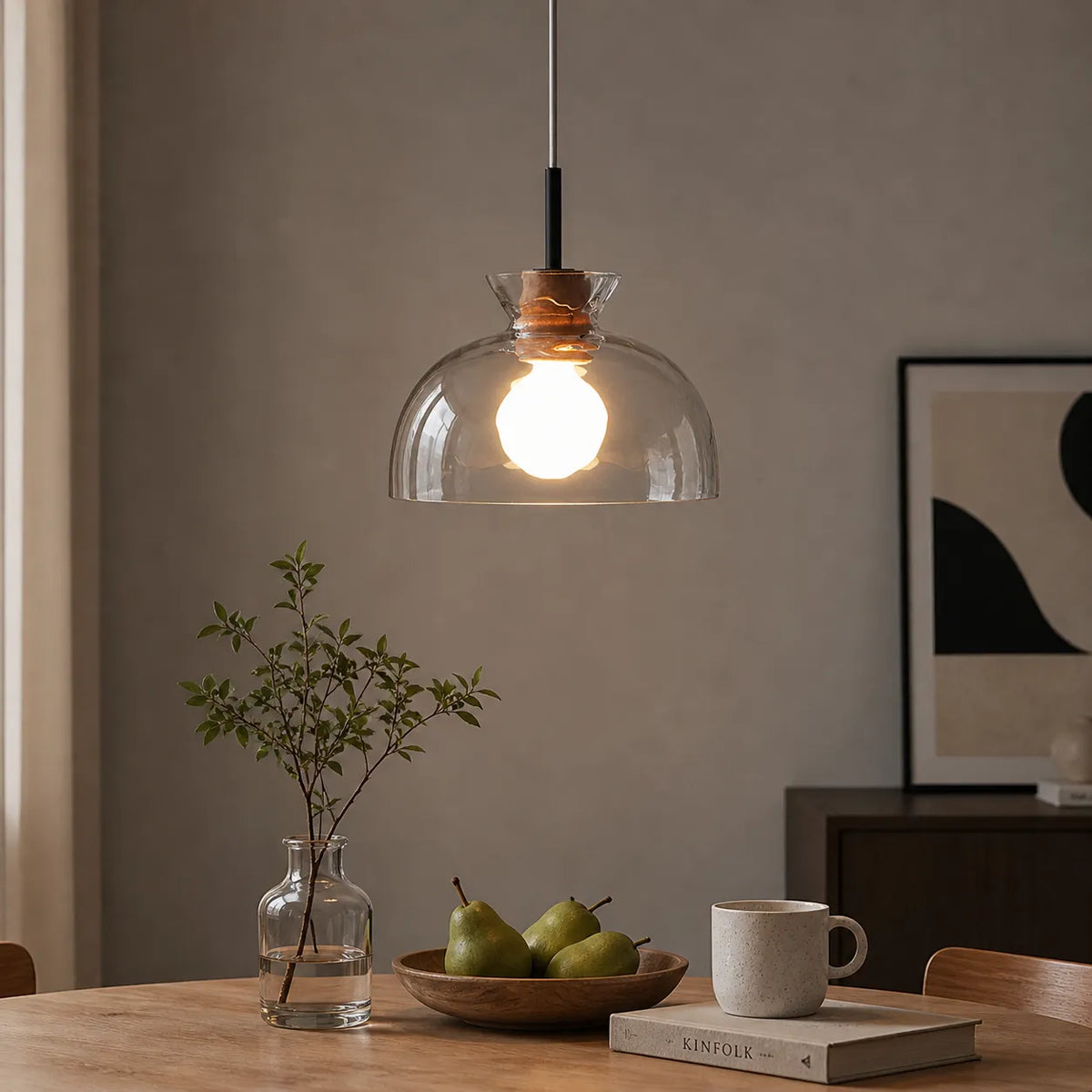 Pendelleuchte mit klarer Glaskuppel und Holzakzent für Wohnzimmer, Esszimmer und Küche