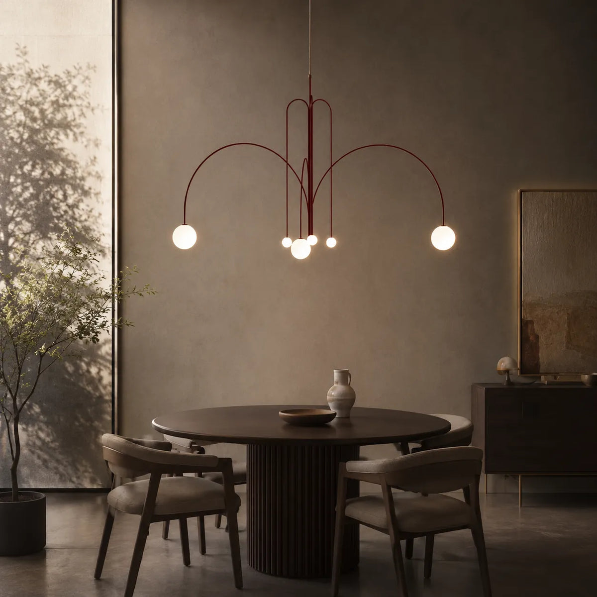 Pendelleuchte mit mundgeblasenem Glasschirm und Metallrahmen für Ess- und Wohnzimmer