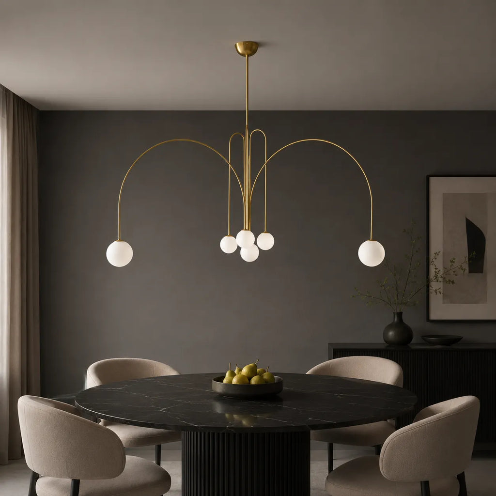 Pendelleuchte mit mundgeblasenem Glasschirm und Metallrahmen für Ess- und Wohnzimmer