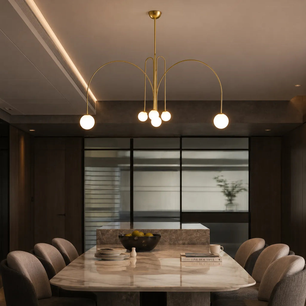 Pendelleuchte mit mundgeblasenem Glasschirm und Metallrahmen für Ess- und Wohnzimmer