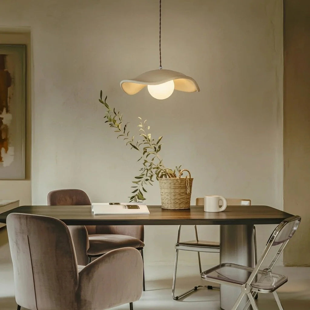 Pendant Light with Sculptural Resin Design and Adjustable Suspension for Dining Room