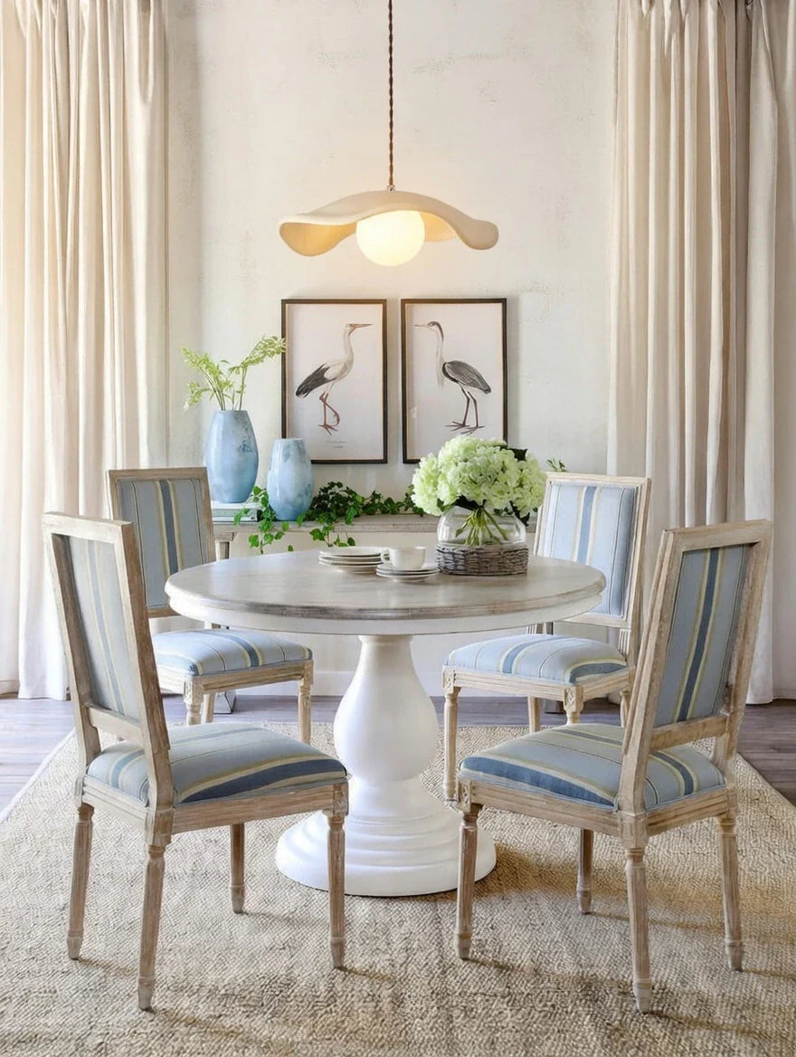 Pendant Light with Sculptural Resin Design and Adjustable Suspension for Dining Room
