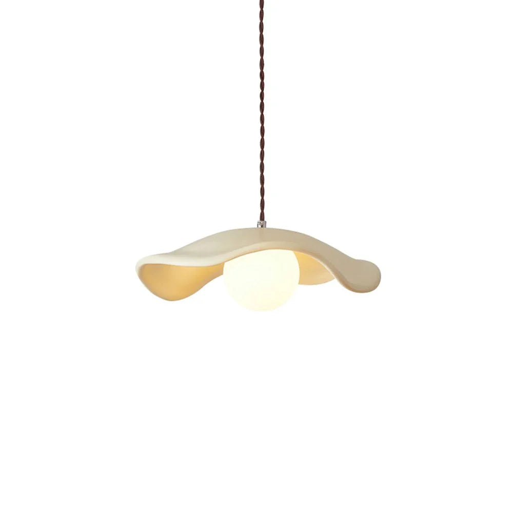 Pendelleuchte mit skulpturalem Design aus Kunstharz und verstellbarer Aufhängung für das Esszimmer