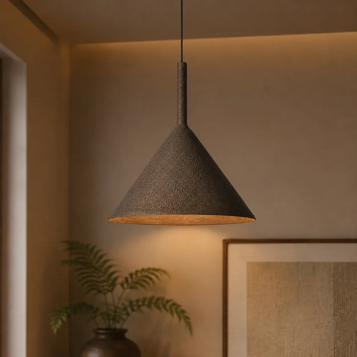 Pendelleuchte mit handbemaltem Metallschirm in Kegelform und verstellbarem Kabel