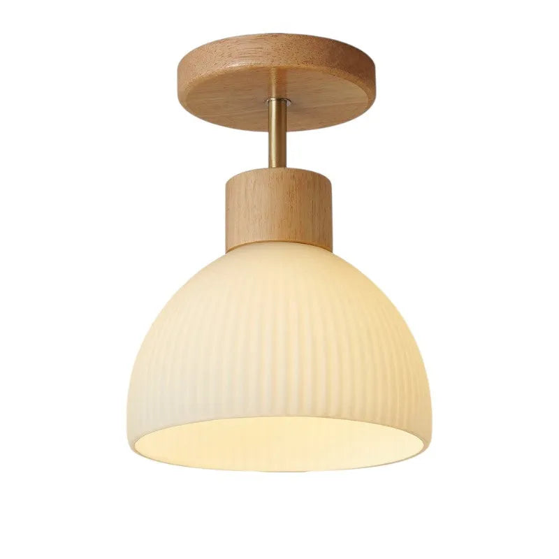 Plafonnier de cuisine avec touche de bois scandinave et abat-jour nervuré en forme de cloche