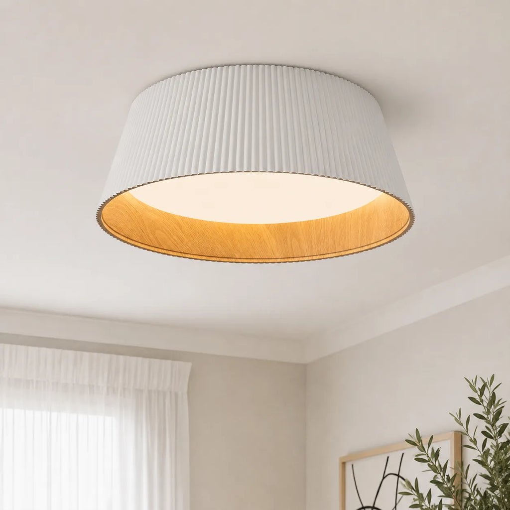 Plafonnier LED extra-plat avec détail en bois pour chambre et salon