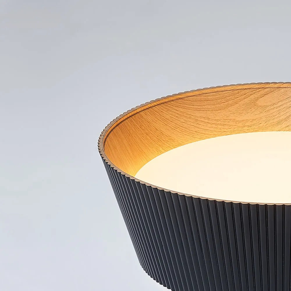 Plafonnier LED extra-plat avec détail en bois pour chambre et salon