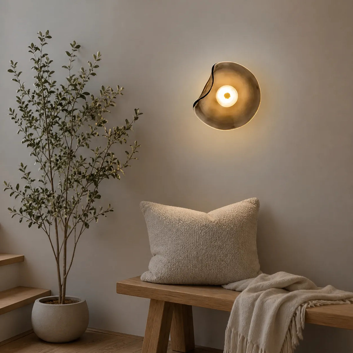 Wandleuchte mit gebogenem Glas und nach oben und unten gerichtetem Licht, moderne zeitgenössische Beleuchtung