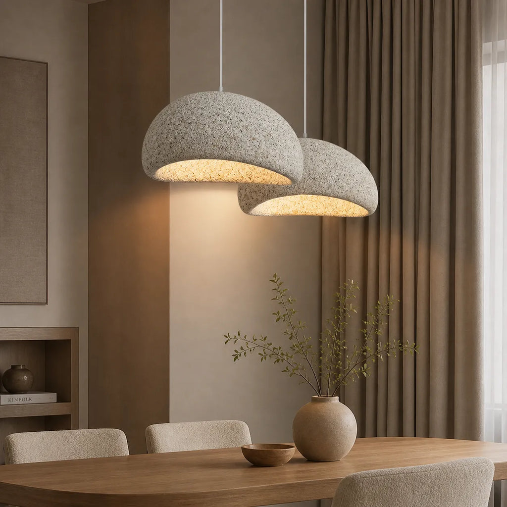 Pendelleuchte mit asymmetrischem Kuppelschirm und glatter Fiberglasoberfläche