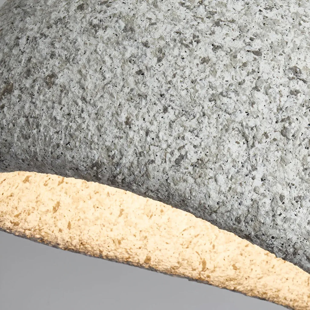 Pendelleuchte mit asymmetrischem Kuppelschirm und glatter Fiberglasoberfläche