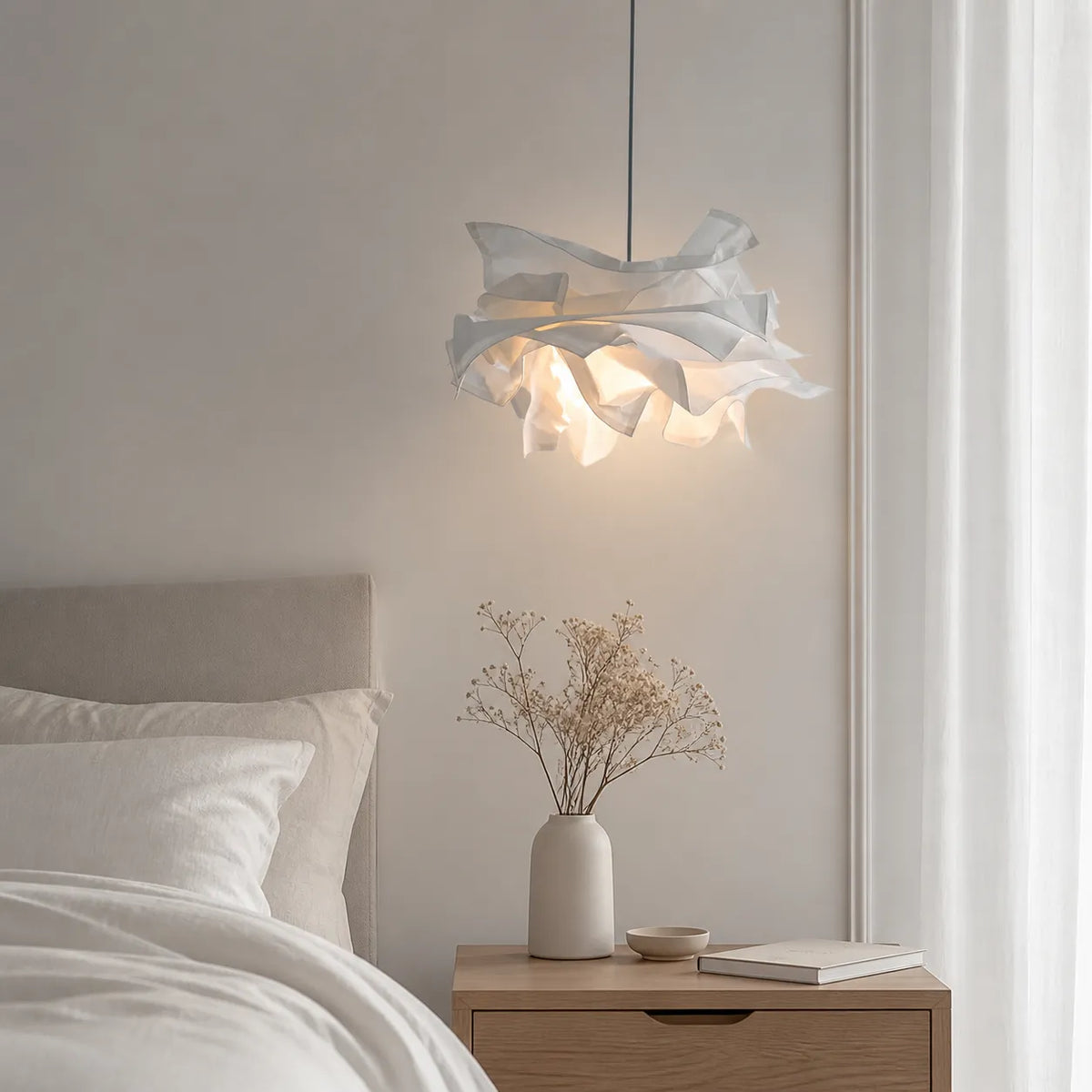 Suspension avec abat-jour en papier inspiré des nuages et lumière d’ambiance LED chaleureuse