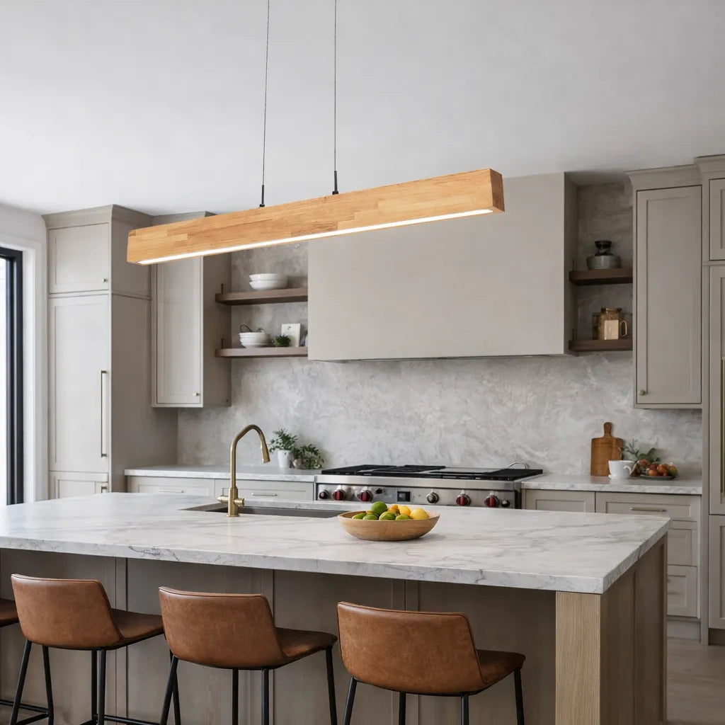 Lampada a sospensione lineare con LED dimmerabile e dettaglio in legno naturale, per una sala da pranzo moderna
