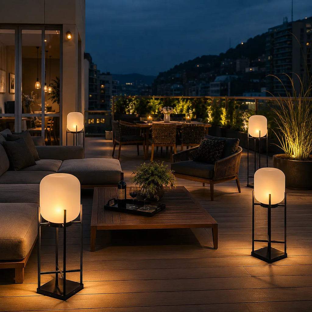 Solar-Stehlampe mit LED und wetterfestem IP65-Design zur Beleuchtung von Garten, Terrasse und Wegen