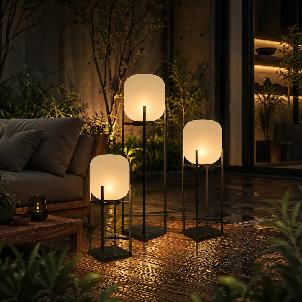 Solar-Stehlampe mit LED und wetterfestem IP65-Design zur Beleuchtung von Garten, Terrasse und Wegen