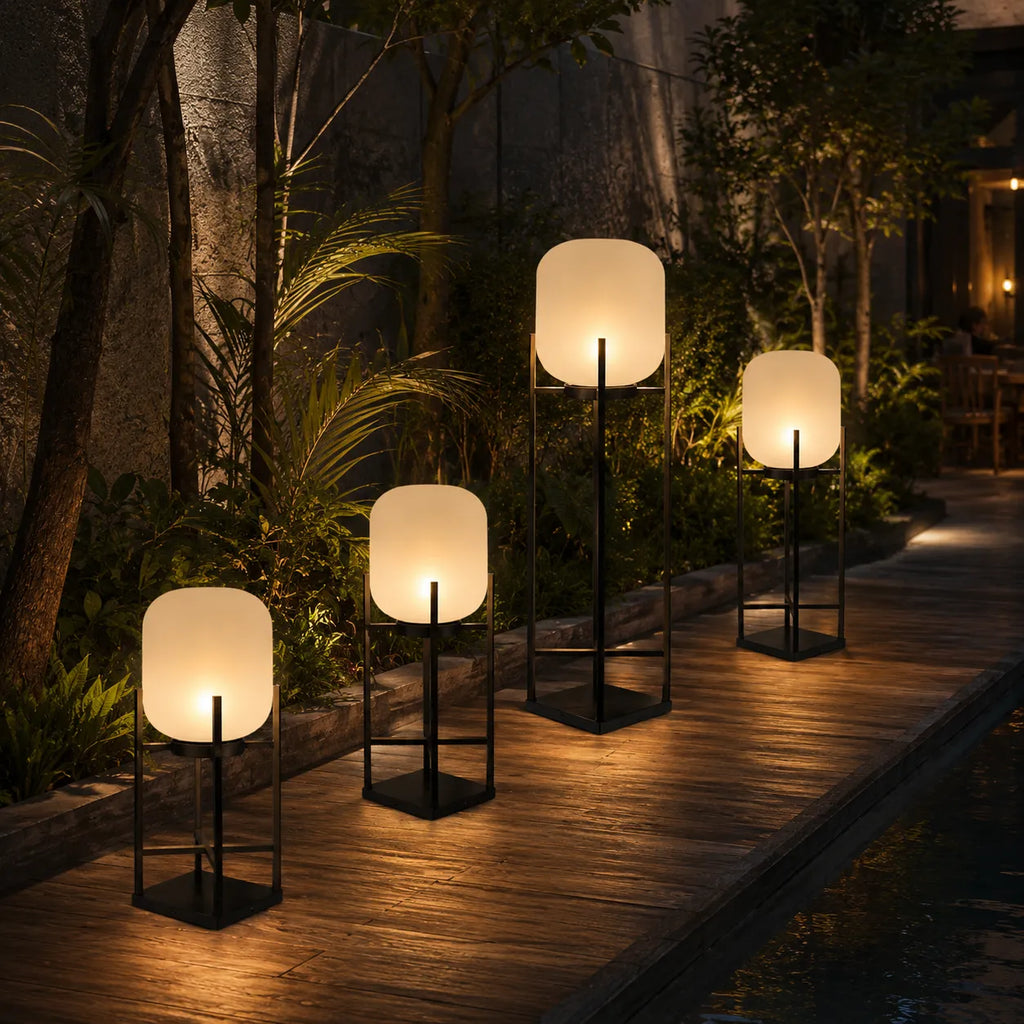 Solar-Stehlampe mit LED und wetterfestem IP65-Design zur Beleuchtung von Garten, Terrasse und Wegen