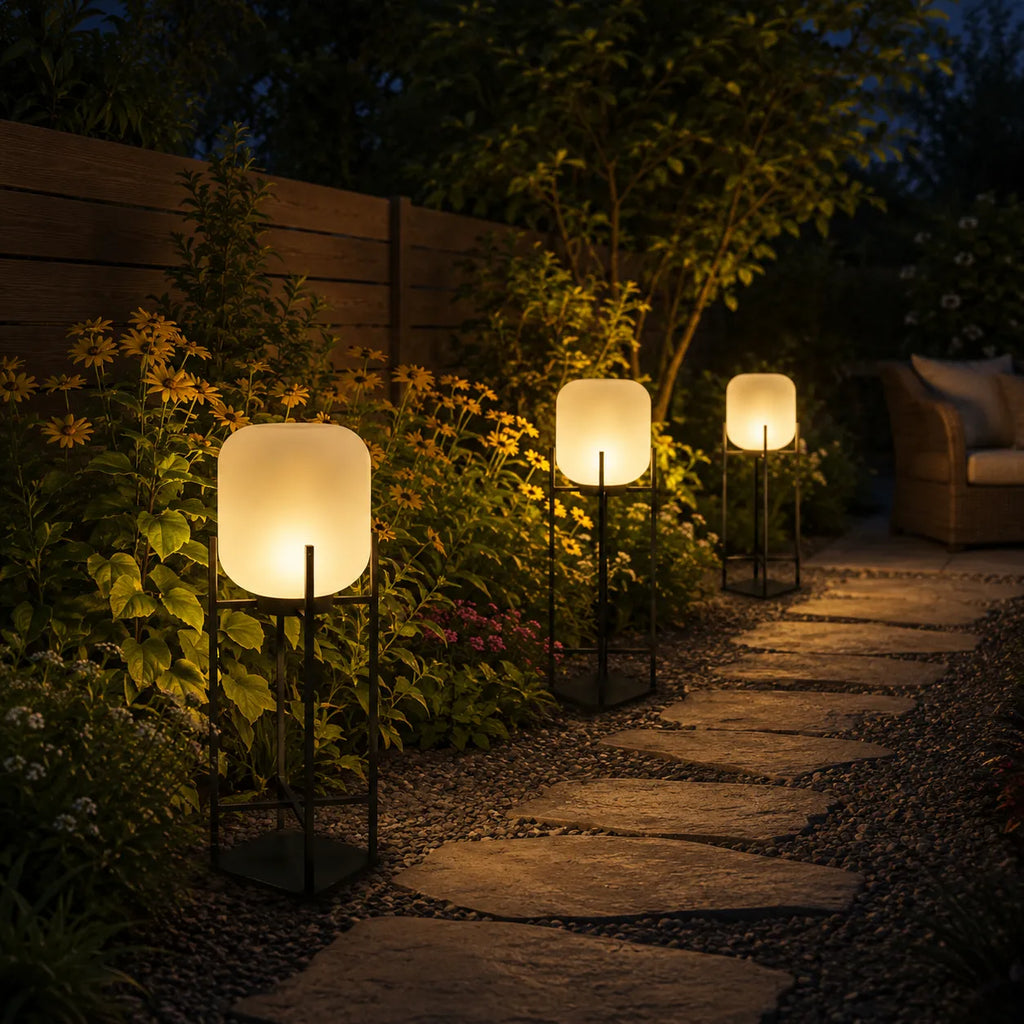 Solar-Stehlampe mit LED und wetterfestem IP65-Design zur Beleuchtung von Garten, Terrasse und Wegen