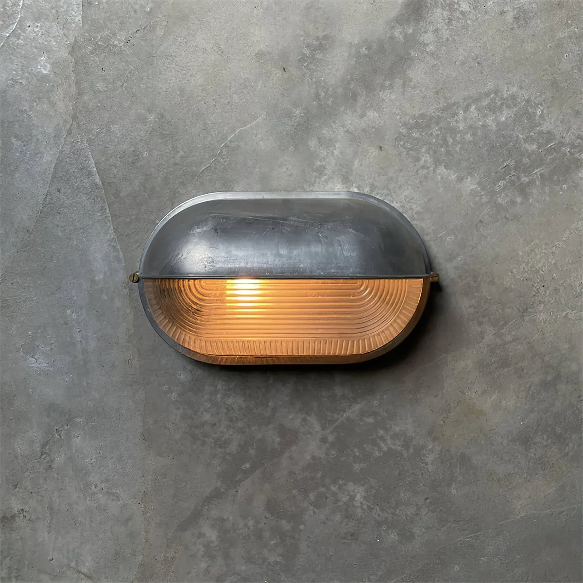 Outdoor Wall Sconce with Ribbed Glass Diffuser and Die-Cast Aluminium Industrial Bulkhead Design