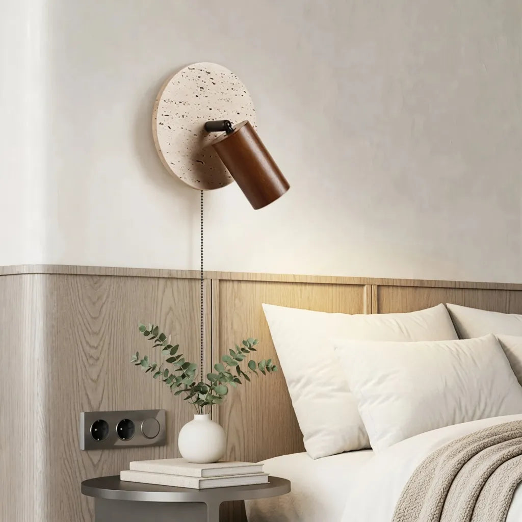 Wandleuchte mit verstellbarem Travertin und Holzakzent, modernes Lichtdesign