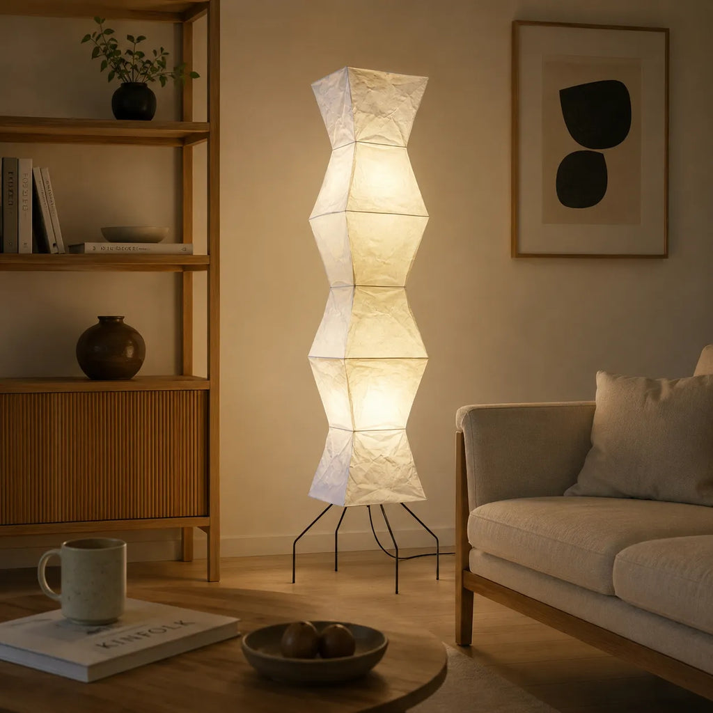 Lámpara de pie con pantalla de papel de arroz tejido a mano y estructura de madera y hierro
