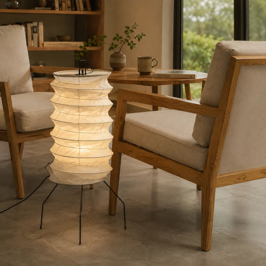 Lámpara de pie con pantalla de papel de arroz tejido a mano y estructura de madera y hierro